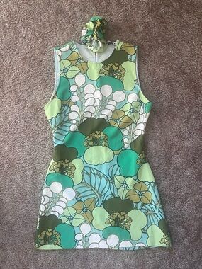 Zara Retro Medium Green Floral Shift Dress w/ Scrunchie💚
